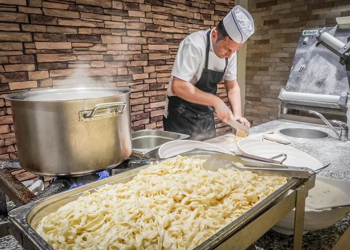 Ralitsa Aquaclub Hotell 4*