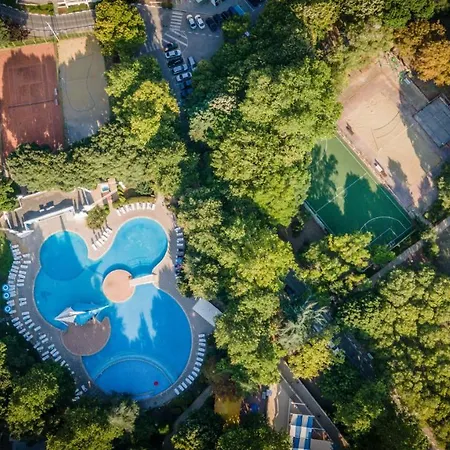 ホテル Ralitsa Aquaclub アルベナ
